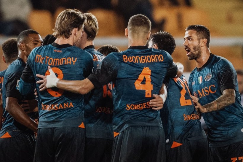 نابولي يحصن نجمه من إغراء البريميرليج ودوري روشن