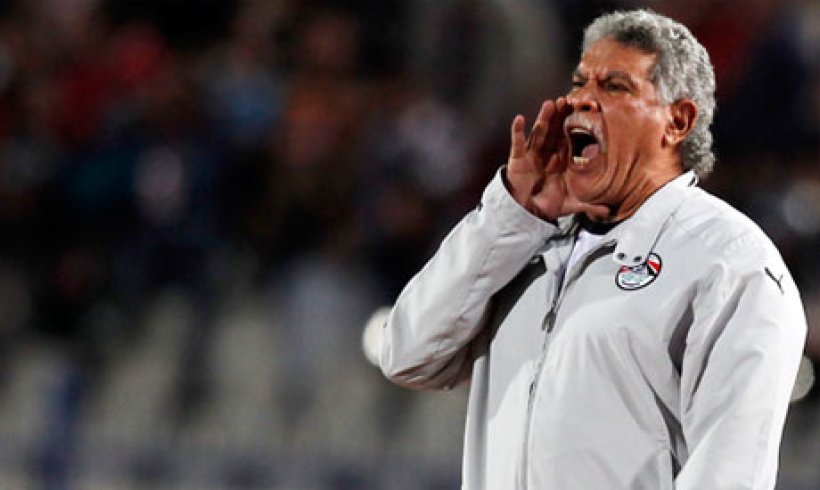 حسن شحاتة بعد رفع جمهور الزمالك لصورته: أعظم جمهور في الدنيا