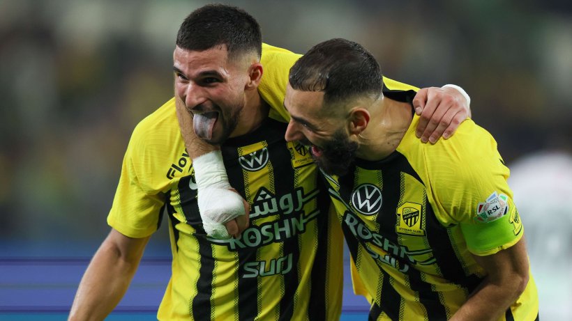 عوار يدافع عن انتقال بنزيما للهلال.. ماذا قال؟