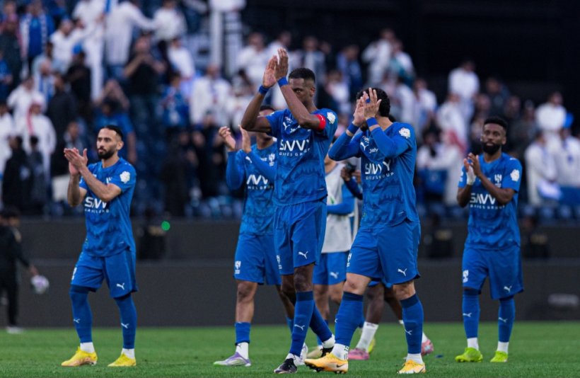 إنزاجي يعلن قائمة أجانب الهلال لمباراة الكلاسيكو