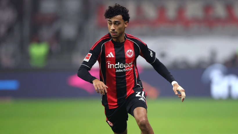 مانشستر سيتي وبرشلونة يتنافسان على صفقة دفاعية