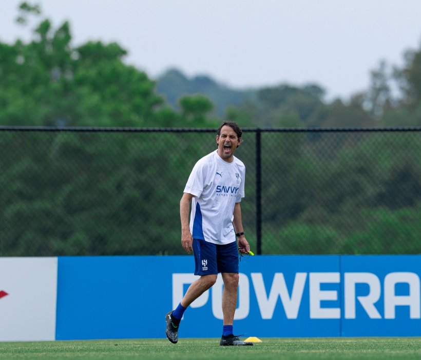 إنزاجي يفاجئ لاعبي الهلال قبل الكلاسيكو