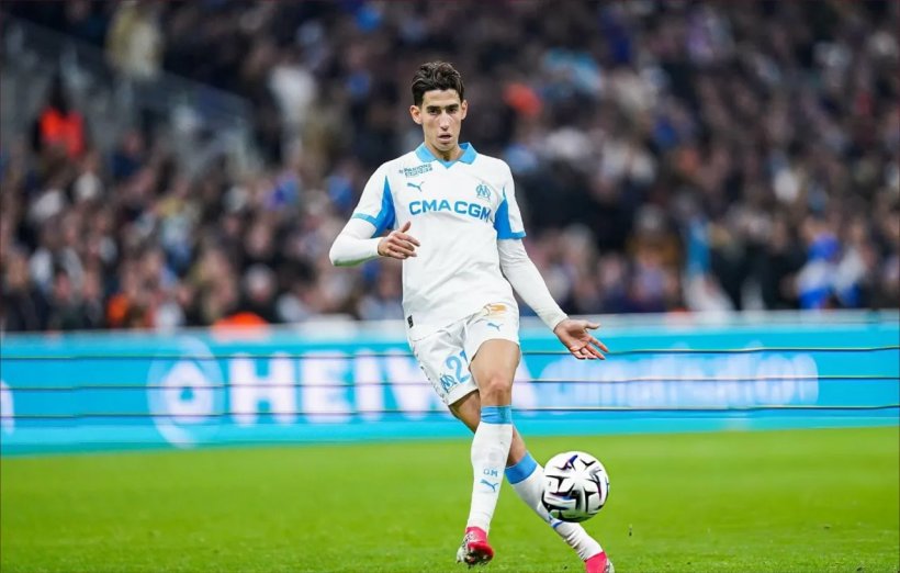 نايف أكرد يواجه ليلة صعبة مع مارسيليا في الخسارة أمام بريست