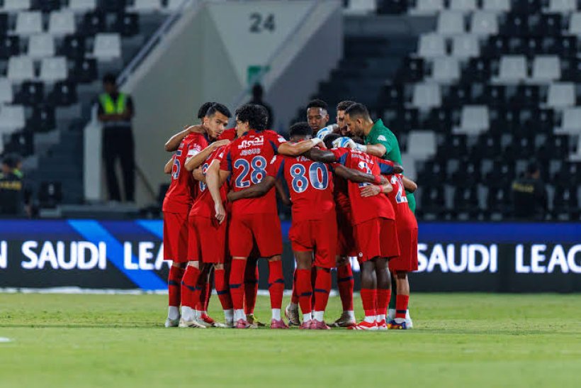 ضمك يطالب بتسجيلات غرفة VAR بعد هدفيه الملغيين أمام الأهلي