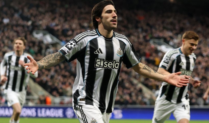 نيوكاسل يؤكد تفوقه على كارباخ ويعبر إلى ثمن نهائي دوري الأبطال