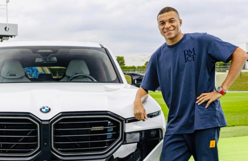 مبابي يشعل الأجواء في إحدى مدارس تعليم القيادة في مدريد