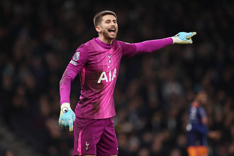 توتنهام يحدد بديل فيكاريو