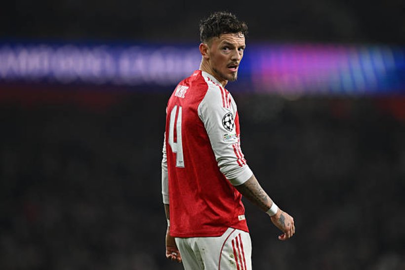 مدافع أرسنال يُعرض على برشلونة