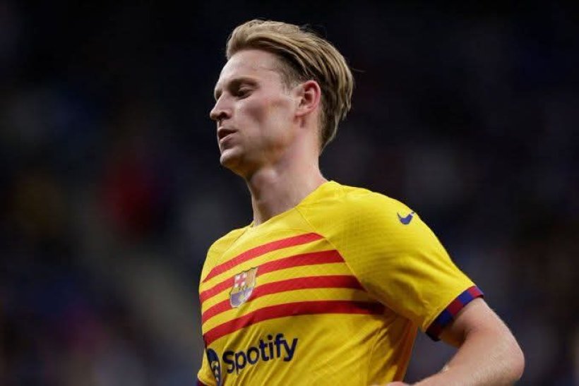 دي يونج يغيب عن برشلونة شهرًا على الأقل