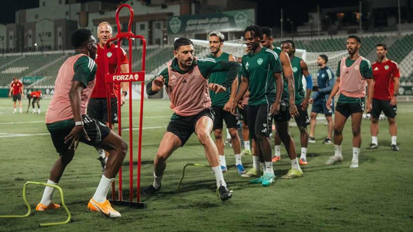 تعرف على كتيبة أجانب الأهلي أمام الرياض