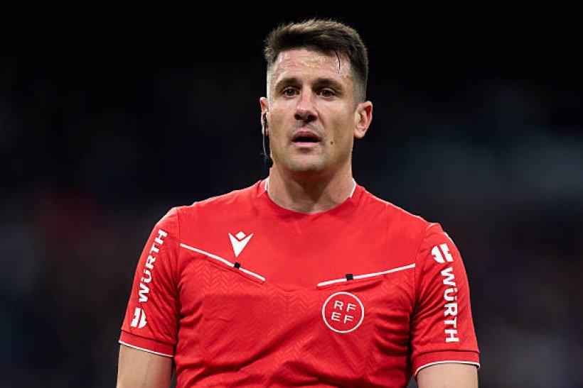 حكم مواجهة برشلونة وفياريال في الدوري الإسباني