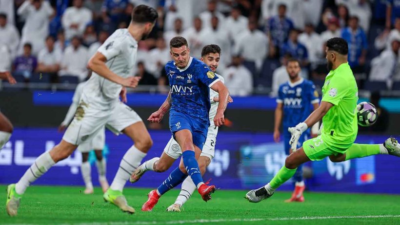 صافرة أوروبية تقود ديربي الرياض بين الهلال والشباب