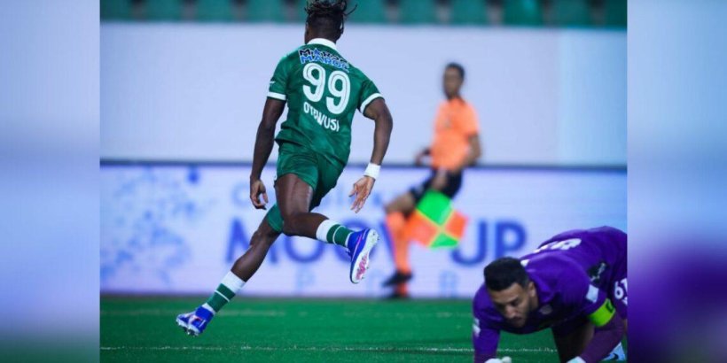 الرجاء يفوز على حسنية أكادير ويتصدر الدوري المغربي