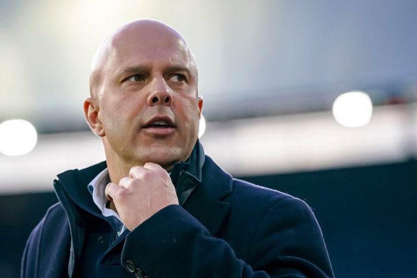 سلوت: قلبي يشتاق لبرشلونة الماضي.. والبريميرليغ فقد متعته