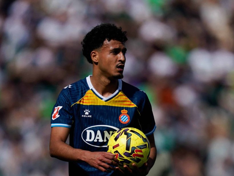 إسبانيول يعلن دعمه لعمر الهلالي بعد تعرضه للعنصرية