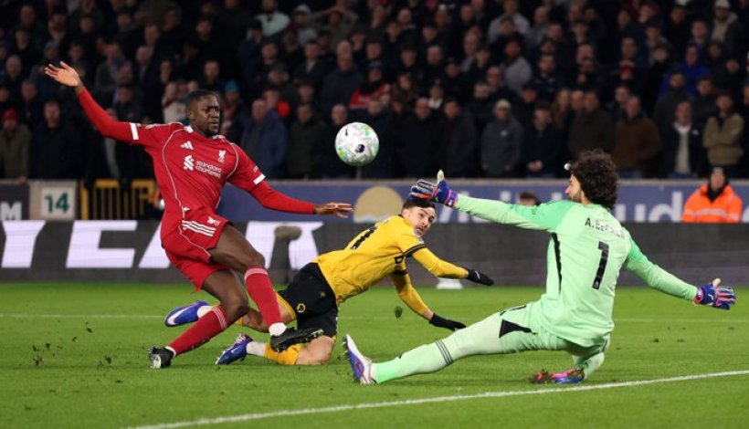 وولفرهامبتون يخطف فوزاً مثيراً من ليفربول في البريميرليج