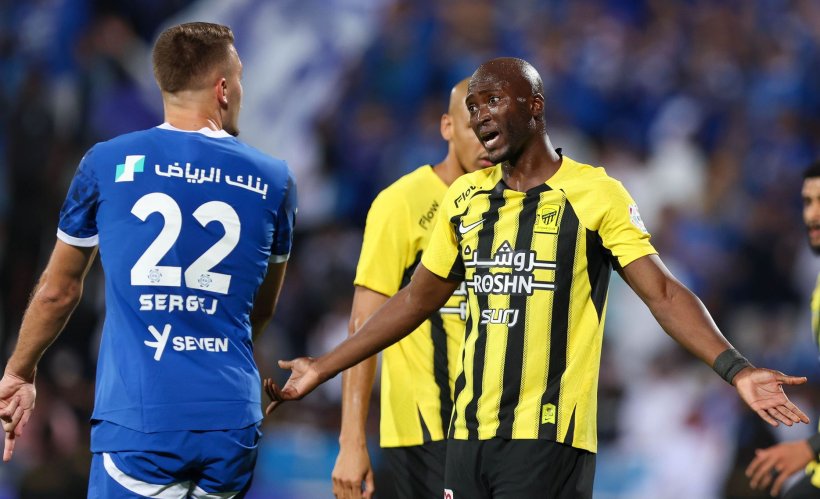 مدير الكرة بالهلال يوضح حقيقة التفاوض مع لاعبي الاتحاد