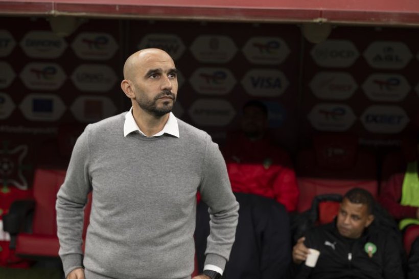 الركراكي يدير ظهره للأندية السعودية وينتظر الدوريات الكبرى