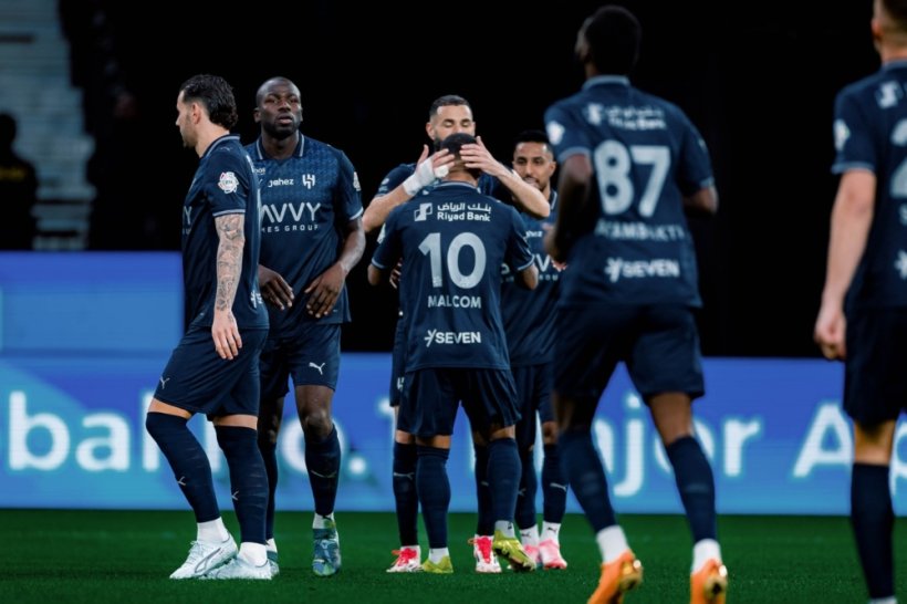 زوجة نجم الهلال تتغنى بالسعودية