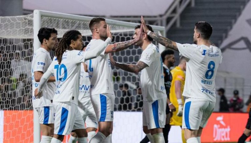 للمرة الأولى صافرة مصرية لمواجهة الهلال والنجمة.. من هو وماذا تعرف عنه؟