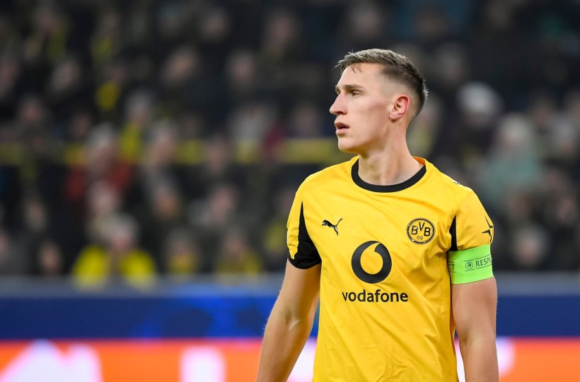 بوروسيا دورتموند يدعم موقف شلوتربيك بشأن قراره