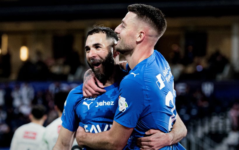 الهلال يمطر شباك النجمة برباعية ساحقة في ليلة استثنائية