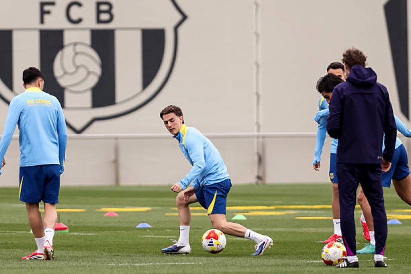 رغم غيابه عن القائمة.. جافي يرافق بعثة برشلونة إلى بيلباو ونيوكاسل