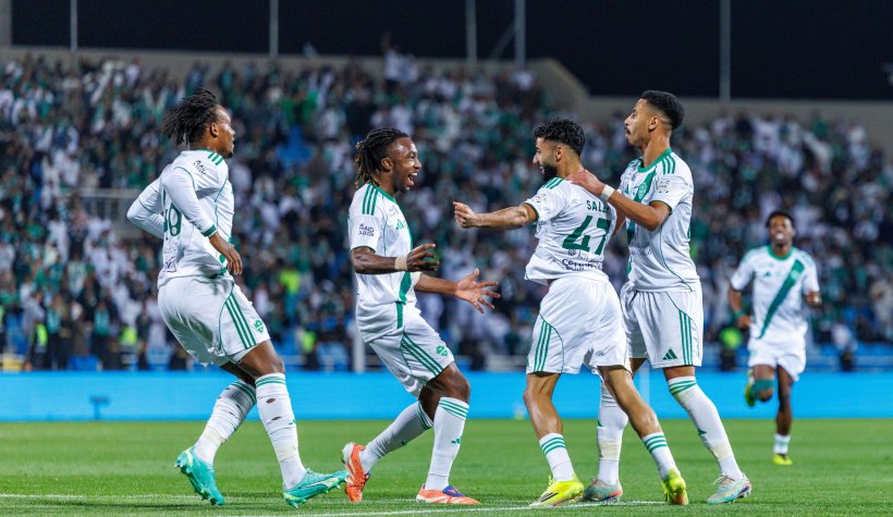 نجم الأهلي يخضع لفحوصات طبية عاجلة لإصابته ضد الاتحاد