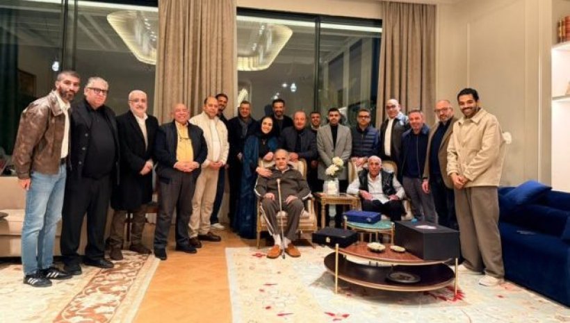 مجلس الزمالك يزور ممدوح عباس ويمنحه الرئاسة الشرفية للنادي