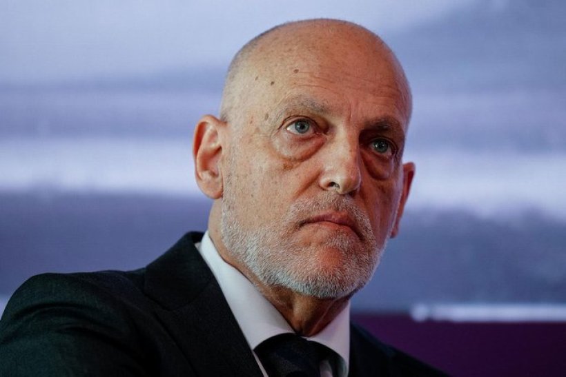 تيباس يرد على تشافي بشأن الموافقة على عودة ميسي إلى برشلونة