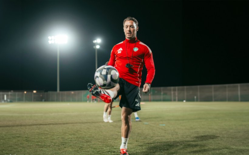 يايسله يتخطى هزيمة القادسية ويستعد لمباراة الهلال الحاسمة