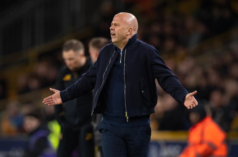 بعد مباريات سابقة خاصة .. سلوت يواجه توتنهام من جديد