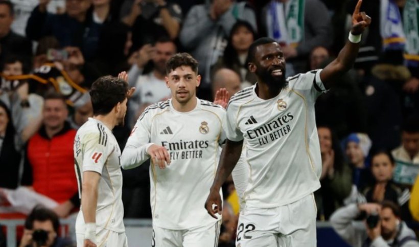 ريال مدريد يكتسح إلتشي ويواصل الضغط على برشلونة