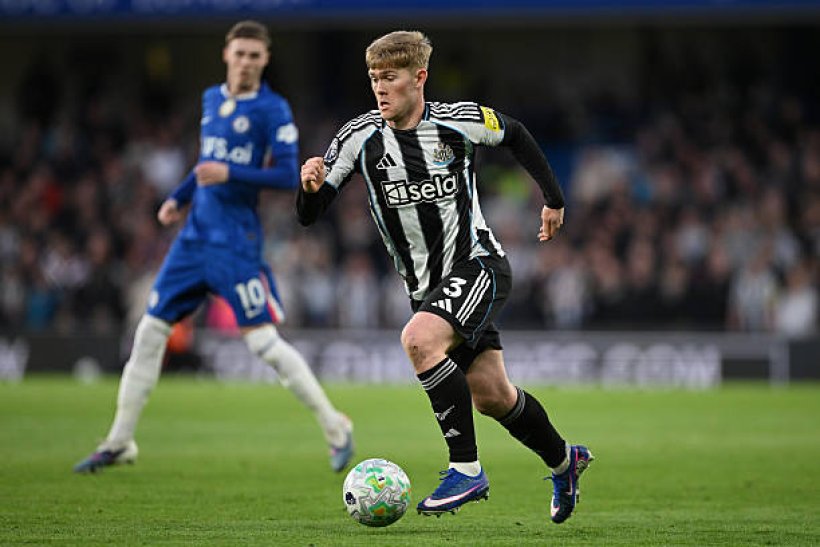 برشلونة يراقب لاعب نيوكاسل للتعاقد معه