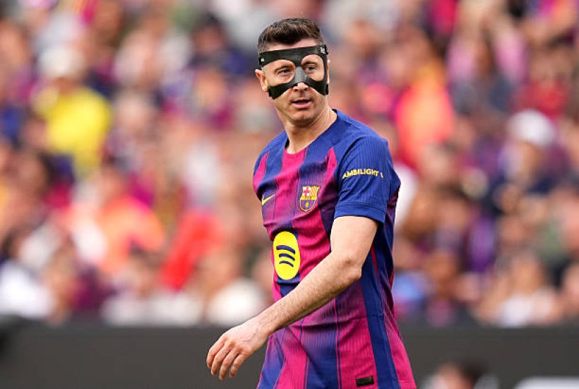 أرقام قوية تدعم استمرار ليفاندوفسكي مع برشلونة