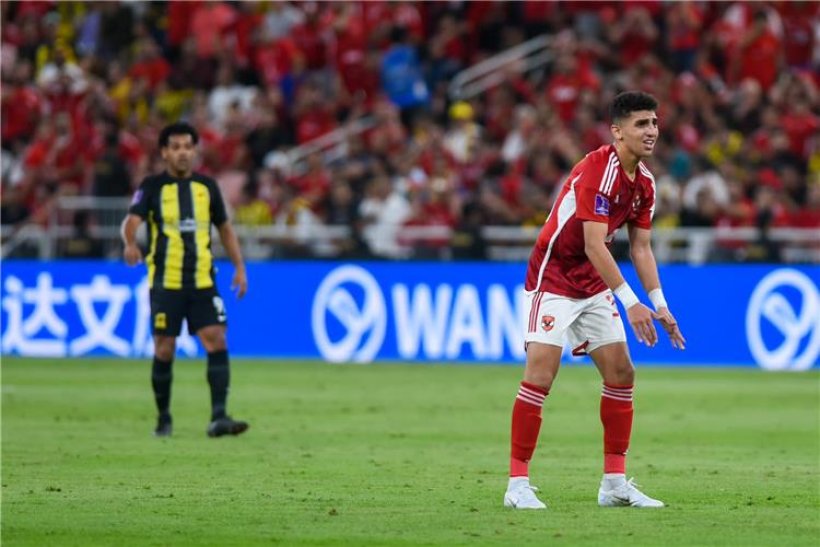 توروب يُبعد كوكا عن التشكيل الأساسي للأهلي أمام الترجي