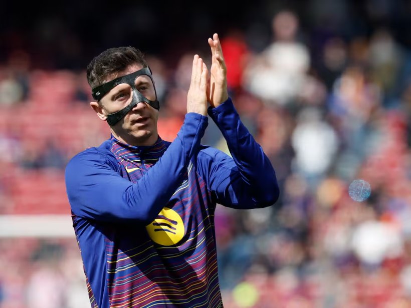 ليفاندوفسكي يؤكد عدم اتخاذ قرار نهائي بشأن مستقبله مع برشلونة