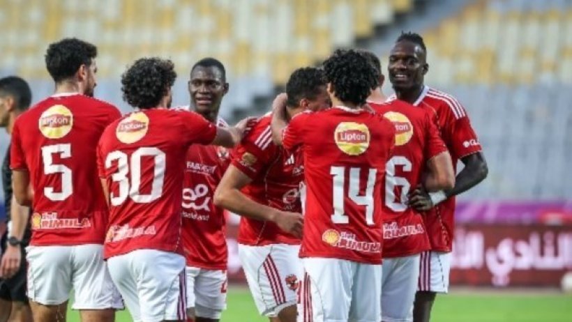 الأهلي يضم ثنائي محترف جديد في مركز رأس الحربة خلال الصيف