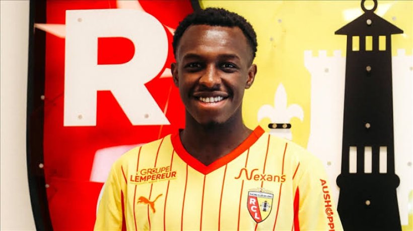 حارس الأخضر يكشف سر تميز سعود عبد الحميد