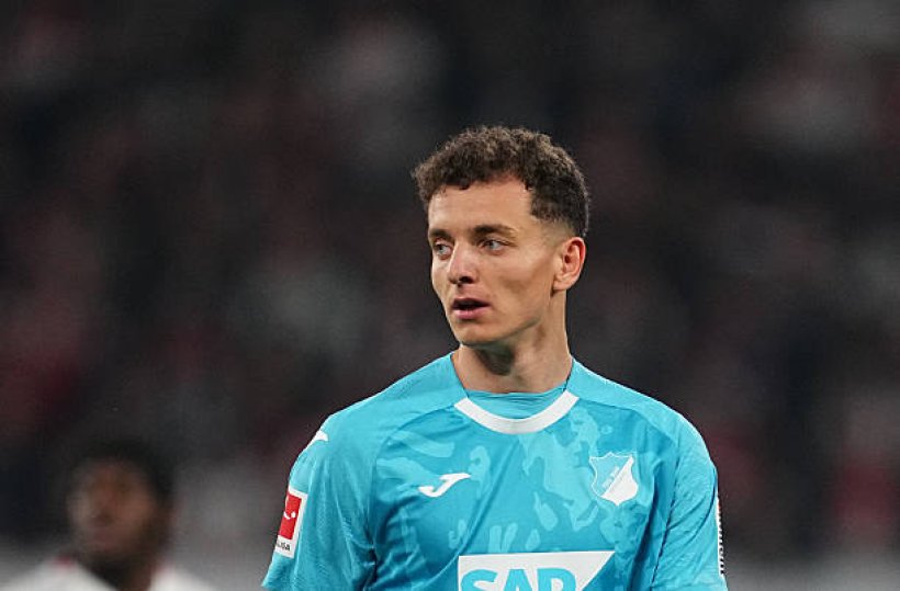 أصلاني يلمح مجددًا إلى برشلونة ويثير التكهنات حول مستقبله