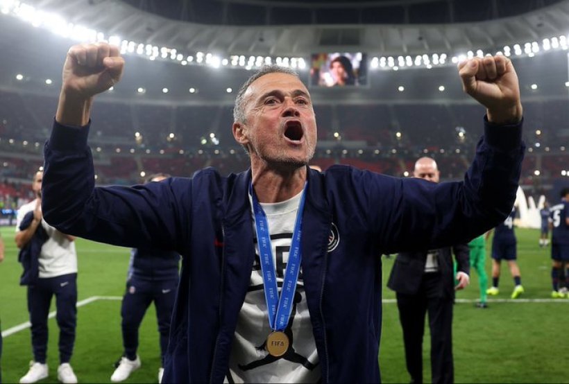 إنريكي يرفض مانشستر يونايتد ويقترب من تجديد عقده