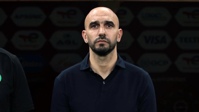 وكيل الركراكي يحسم الجدل حول عروض الدوري السعودي