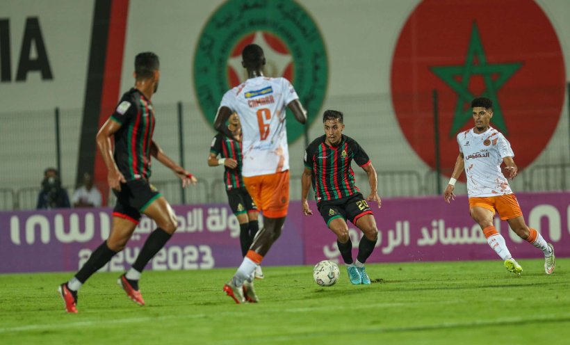 الكاف يهدد الجيش الملكي بعقوبات مشددة قبل مواجهة نهضة بركان