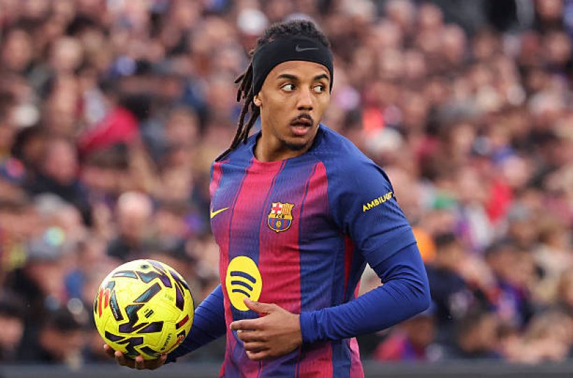 اهتمام أوروبي متزايد بكوندي يضع برشلونة في موقف حرج