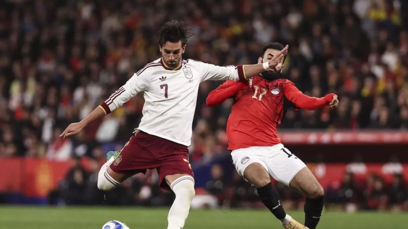 سفير مصر في إسبانيا: الهتافات العنصرية تصرف فردي، وإسبانيا ليست عنصرية