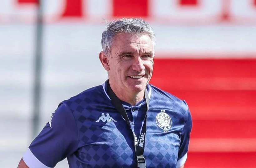 كارتيرون: تأخر الدوليين يربك استعدادات الوداد قبل مواجهة الفتح