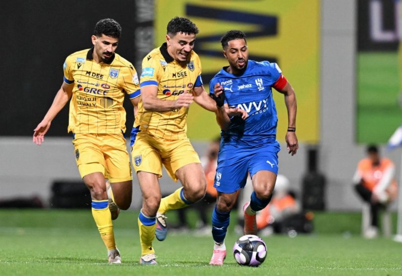 صافرة برتغالية تدير قمة الهلال والتعاون