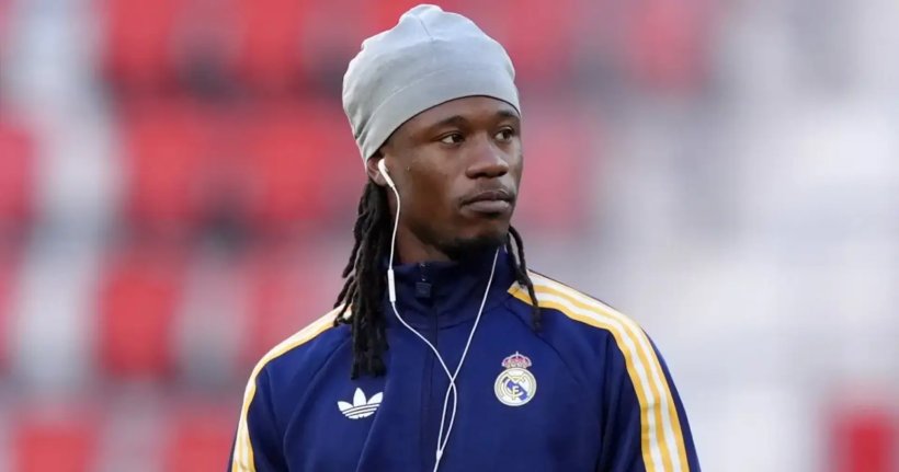 موقف باريس سان جيرمان من ضم كامافينجا