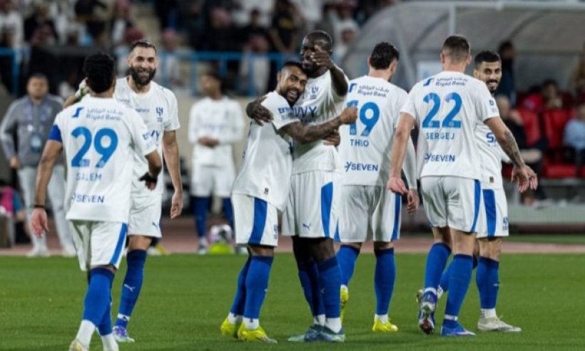 الهلال يكشف موقف بنزيما وسايمون من العودة للمشاركة مع الفريق