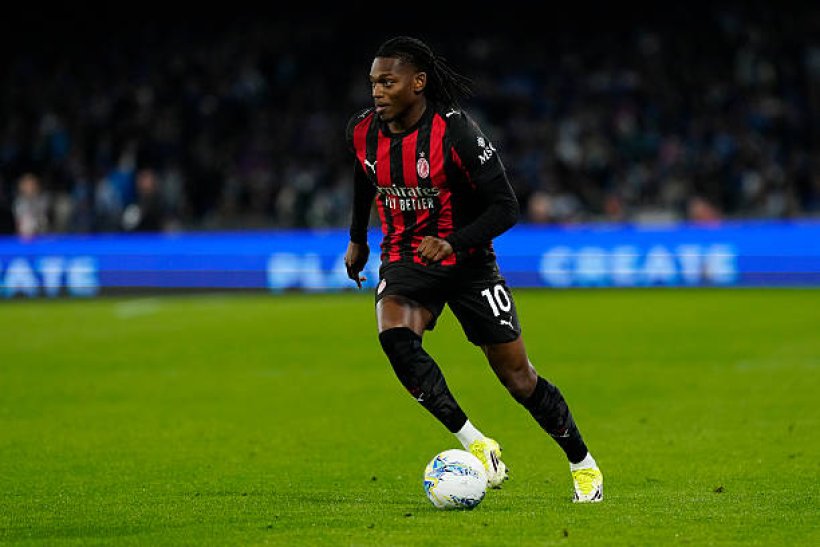 نجم ميلان يعود إلى طاولة مفاوضات برشلونة